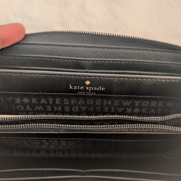 Kate Spade Large Leather Zippy Wallet Black w/Silver Glitter Stripes - Picture 4 of 7